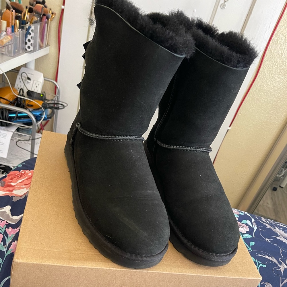 Black Bow Uggs